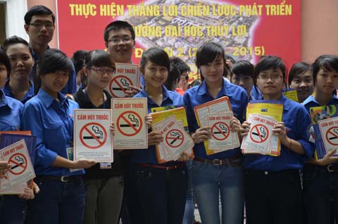 Phú[-]Yên:[-]Phát[-]động[-]thực[-]hiện[-]môi[-]trường[-]không[-]khói[-]thuốc[-]lá
